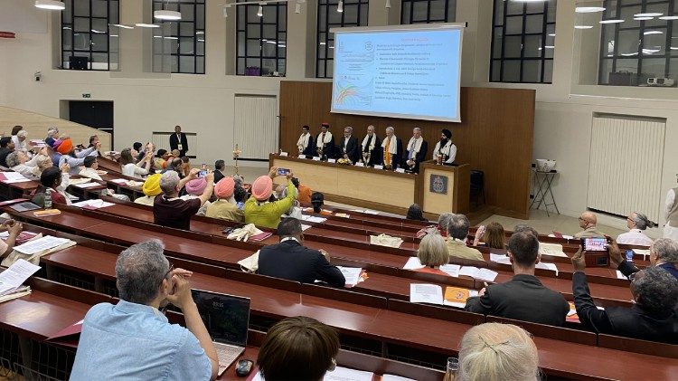 Міжнародная канферэнцыя будыстаў, хрысціян, індуістаў, джаіністаў і сікхаў у Грыгарыянскім універсітэце