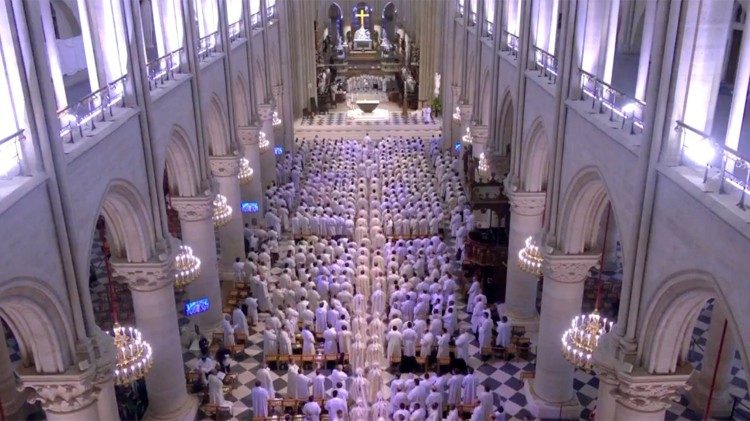 Catedral de Notre Dame, Jubileo de los sacerdotes de île-de-France (de la transmisión televisiva en directo Kto)