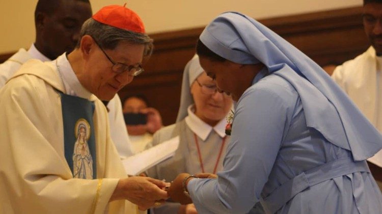 Farewell Mass of religious sisters at Castel Gandolfo celebrated by Cardinal Tagle
