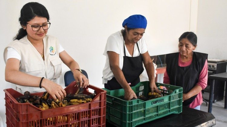 Die Suppenküchen von fünf Pfarreien erhalten Beiträge von 25 Unternehmen, die das solidarische Vermächtnis von Robert Prevost aufrechterhalten wollen (Instagram Voices of Help).