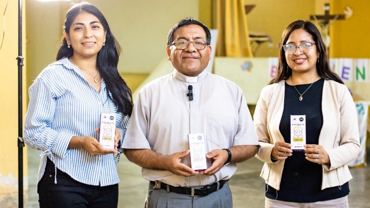 "Papaleta' is a Pope-shaped ice cream to raise money for educational projects for children in vulnerable situations