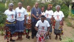 Padre Jacinto Pio Wacussanga e a Comunidade de Gambos, na arquidiocese do Lubango (Angola)