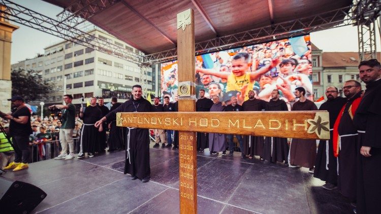 Sedmi Antunovski hod mladih na Trgu bana Jelačića u Zagrebu