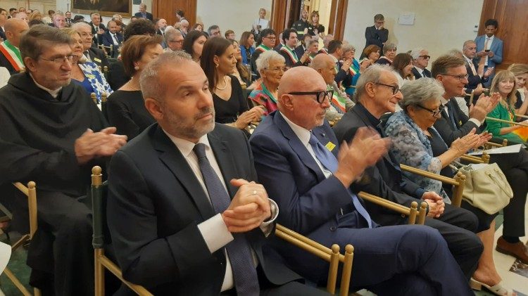 Padre Bruno Silvestrini durante la cerimonia