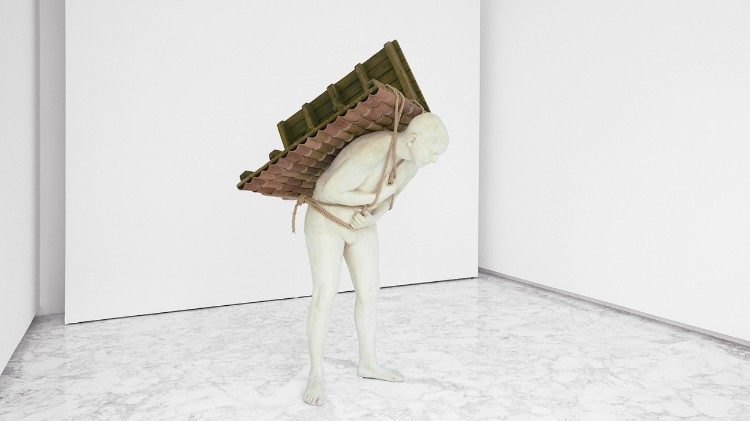 El viaje y la esperanza en la exposición de Adrian Paci para la Santa Sede