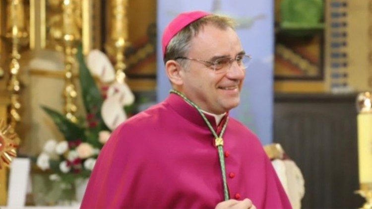 Bp Robert Chrząszcz