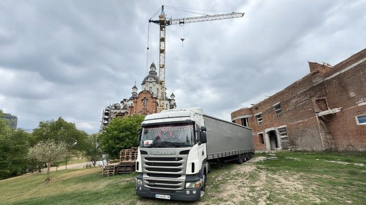 The truck arriving in Kharkiv