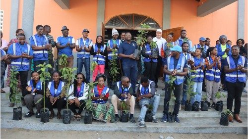 Moçambique - 10 anos de Laudato Si - UCM promove plantio de árvores