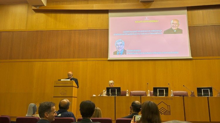 Il cardinale José Tolentino de Mendonça al convegno all'Augustinianum