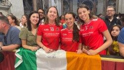 Catherine Hallinan, Niamh Ryan, and Katie Molloy attended the Jubilee of Sport Audience on June 14 and gave the Pope a special jersey
