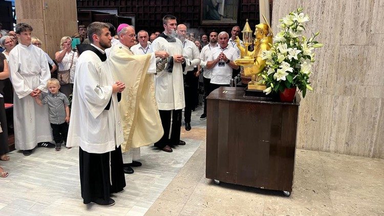 Nadbiskup Dražen Kutleša u bazilici sv. Antuna