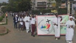 Centenas de jovens em peregrinação em Nampula (Moçambique), na solenidade da SS. Trindade