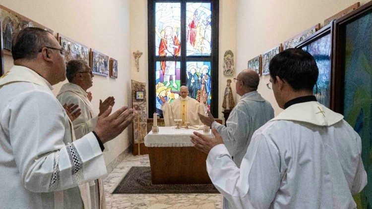 2025.05.17 Papa Leone XIV ha celebrato la Messa nella cappella del Dicastero per i Vescovi (20 maggio 2025)