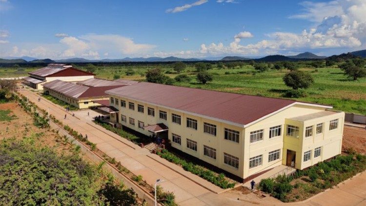 डोडोमा बॉयस टाउन में युवा लड़कों को निःशुल्क शिक्षा मिलती है