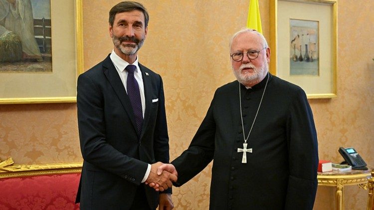 Waziri wa Mambo ya Nje wa Slovakia na Askofu Mkuu Gallagher