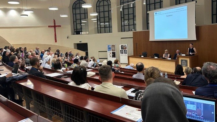 Форум у Грыгарыянскім універсітэце. Ілюстрацыйнае фота