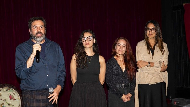 Presentación de la obra del “Proyecto Ugaz” en el Teatro Plaza de Lima 