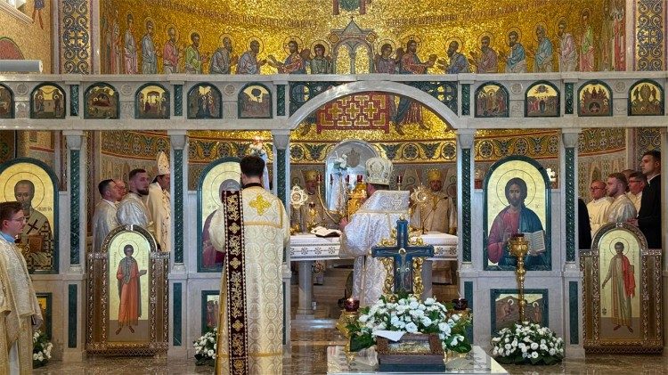 El purpurado toma posesión del título cardenalicio de la Basílica de Santa Sofía en Via Boccea, Roma.