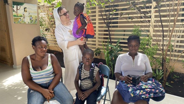 Siostry felicjanki niosły Ewangelię i pomoc ludziom na Haiti