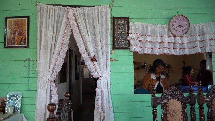 Ricardina accoglie nella sua casa