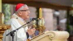 Cardenal Castillo en la Solemnidad del Corpus Christi en Lima
