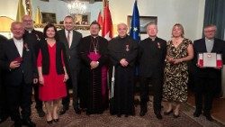 Uroczystość w Ambasadzie (ks. Paweł Rytel-Andrianik)