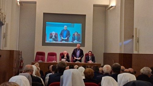 Pontificia Commissione Sanit&agrave;, Parolin: ripensare la missione della cura dei malati