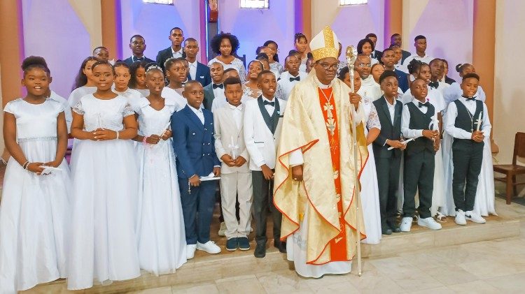 Solenidade de Corpus Christ na Beira