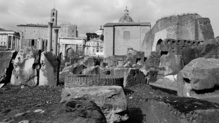 Dalla serie Passeggiata romana, Fori imperiali, Roma 2025 © Paolo Pellegrin 