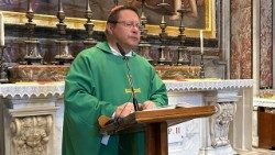 2025.06.26 Kard. Grzegorz Ryś podczas Mszy św. przy grobie św. Jana Pawła II