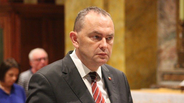 Ambasador Adam Kwiatkowski podczas Mszy św. w polskim kościele w Rzymie