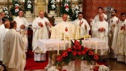 Euharistijsko slavlje u katedralnoj župi u Sarajevu pod kojim je izvršen čin posvete hrvatskog naroda i BiH Presvetom Srcu Isusovu