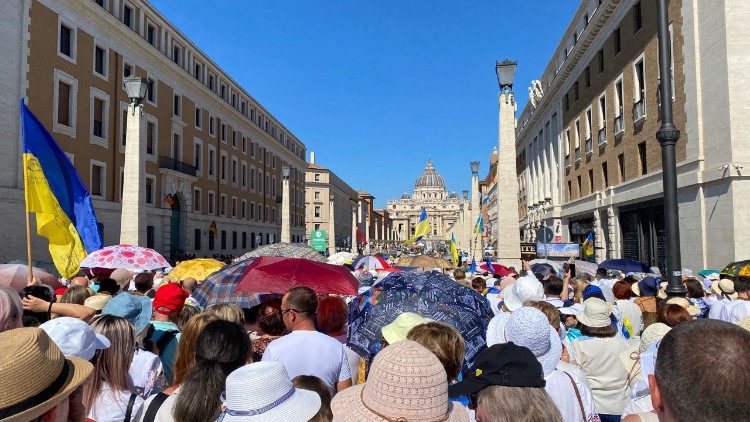 Peregrinación de la Iglesia Greco-Católica Ucraniana a la Puerta Santa de la Basílica de San Pedro.