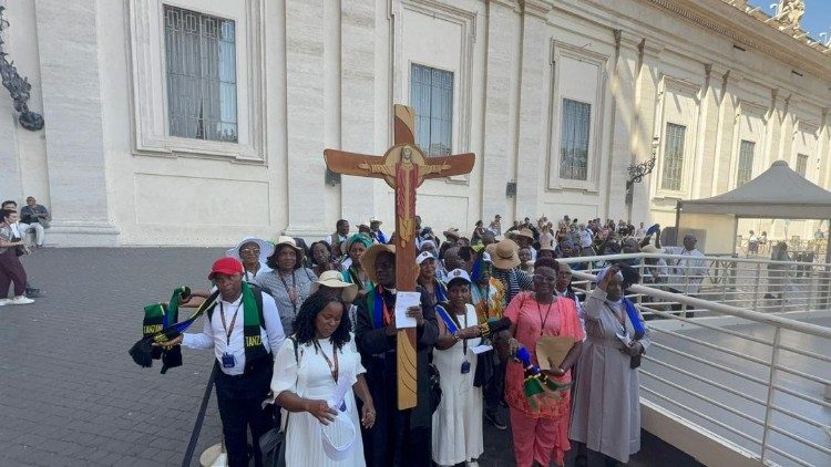 Kristo Yesu ni chemchemi ya furaha ya kweli katika maisha