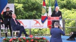 Il presidente della Repubblica italiana Sergio Mattarella inaugura lo YouTopic Fest 2025 a Rondine