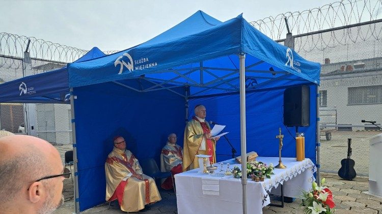 Eucharystia w Zakładzie Karnym w Płocku