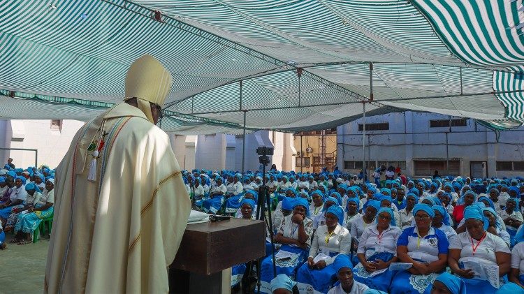 "Legião de Maria é o pulmão da arquidiocese da Beira", disse Dom AntónioConstantino