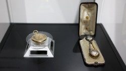 Հայ մեծերու ժամացոյցներուն ցուցադրութիւնը