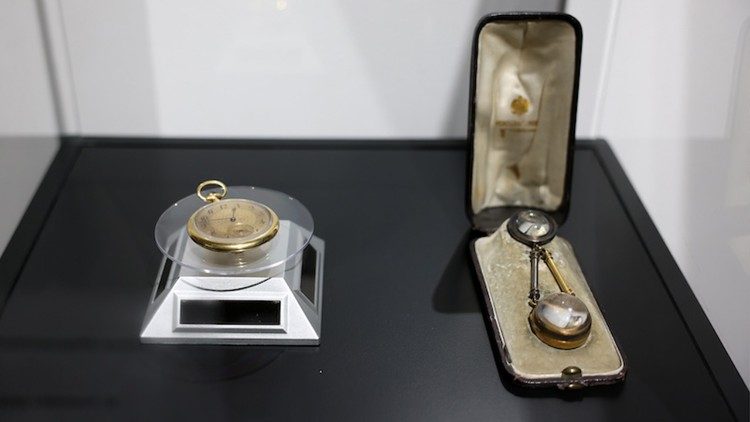 Հայ մեծերու ժամացոյցներուն ցուցադրութիւնը