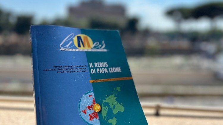 A edição de Limes dedicada a Leão XIV (Vatican Media)