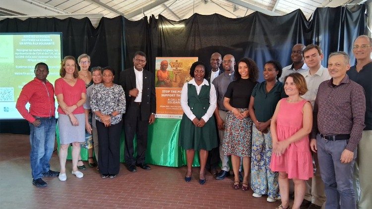 Participants in the Circo Massimo Farmers' Market. (Photo courtesy of CIDSE)