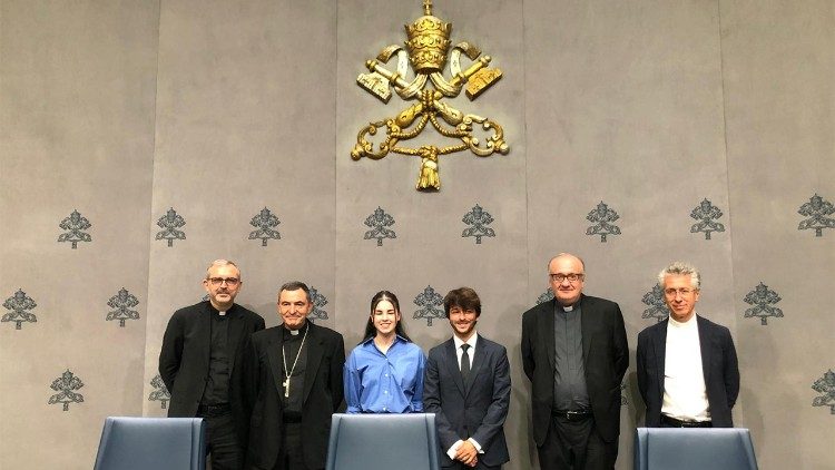 Presenting the Manifesto at the Holy See Press Office