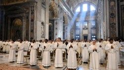 Missa com ordenação sacerdotal na Basílica de São Pedro