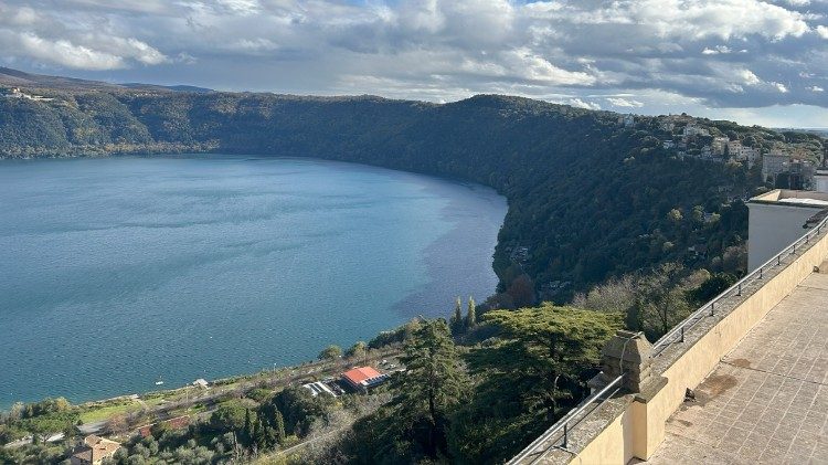 Lago de Castel Gandolfo desde el Palacio Apostólico