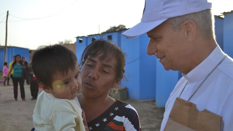 In mezzo alla gente che necessitava aiuto