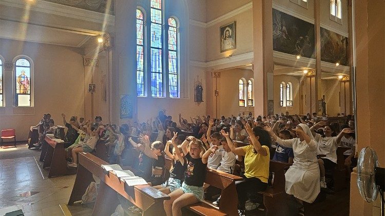 Среща в Раковски на децата приел Първо причастие