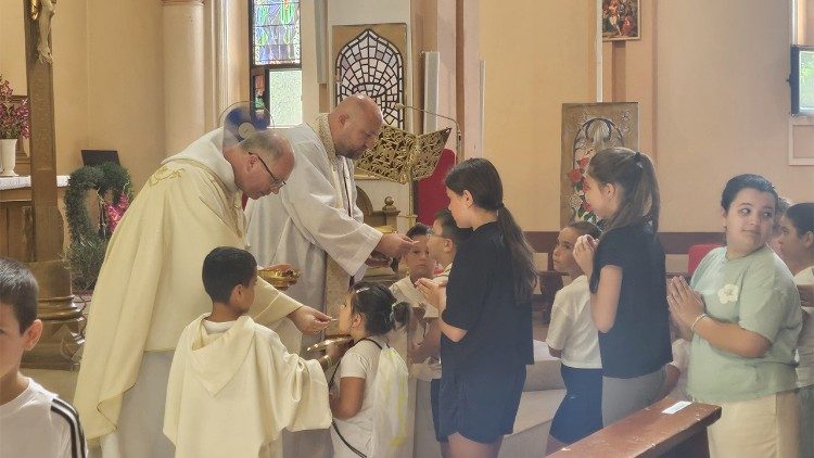 Среща в Раковски на децата приел Първо причастие