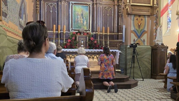 W Markowej modlili się wierni w święto bł. Rodziny Ulmów. Fot. Mateusz Szpytma