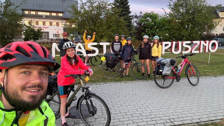 2025.07.08 gruppo di giovani pellegrini provenienti dalla Polonia