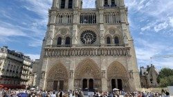 Peregrinação à Catedral Notre Dame de Paris (França)